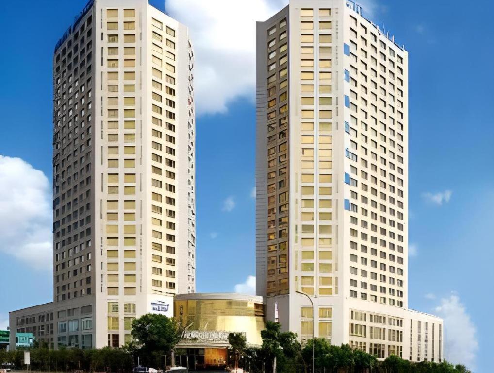 Howard Johnson By Wyndham Sunshine Plaza Ningbo Exterior photo