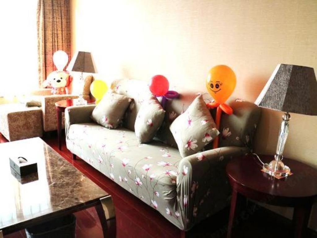 Howard Johnson By Wyndham Sunshine Plaza Ningbo Exterior photo