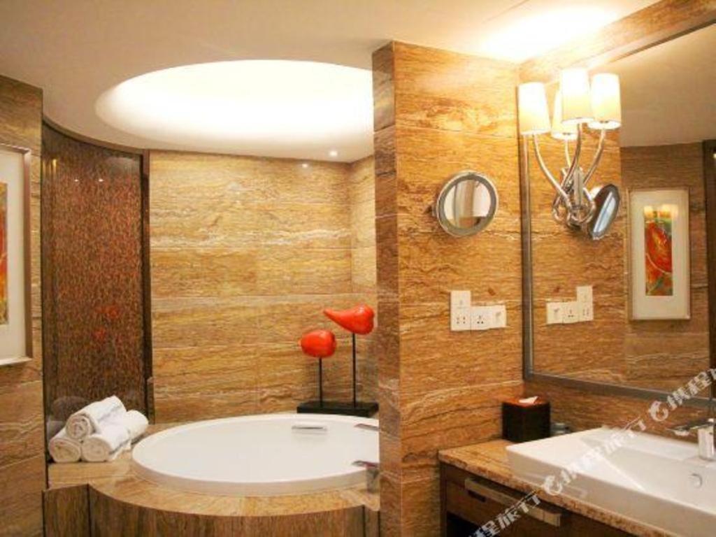 Howard Johnson By Wyndham Sunshine Plaza Ningbo Exterior photo